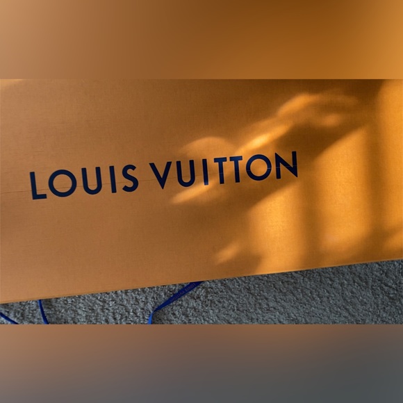 Authenticate Louis Vuitton Donna Red Boots - Picture 1 of 4